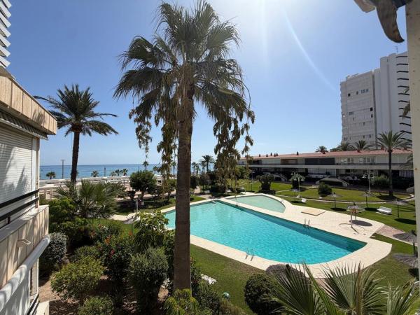Chalet adosado en Avenida de Cataluña, Cabo de las Huertas, Alicante / Alacant photo 1
