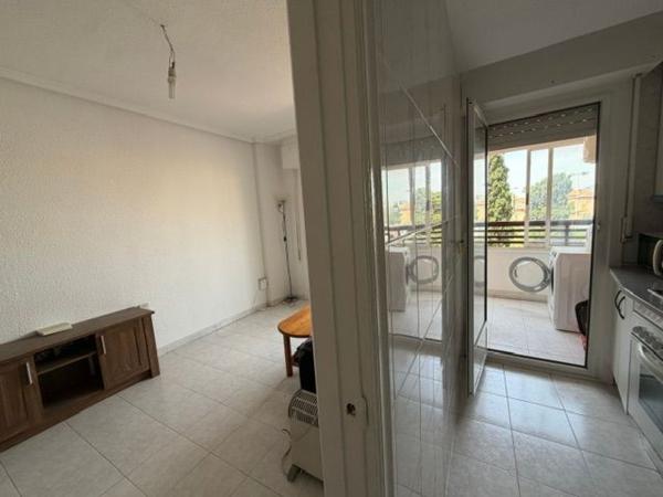 Sprzedaż mieszkania w Piso en Bazan, 92, El Molino, Torrevieja, Torrevieja
photo 1