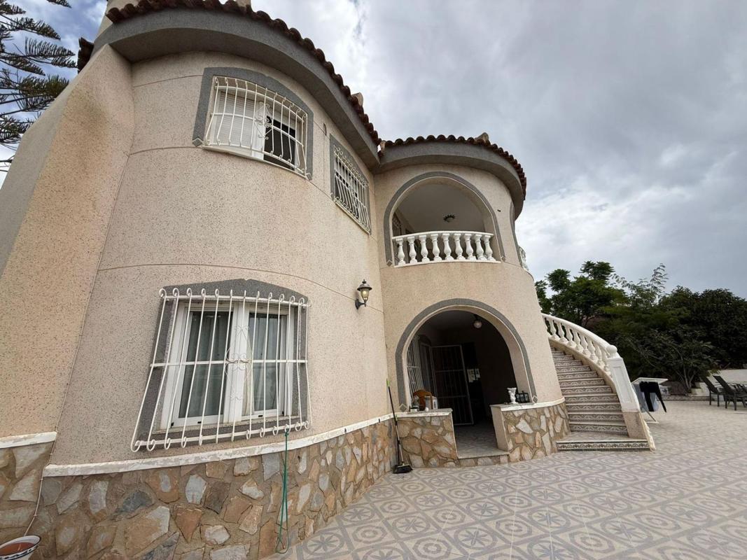 Properties for sale and rent in Spain photo 5
