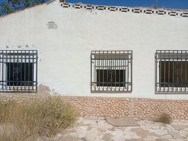 Independent chalet for sale in Casa o chalet en Plaza Poligono 1, Sax, Sax
 photo 3