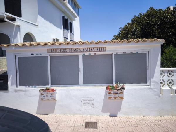 Chalet independiente en venta en Casa o chalet en Calle Ulises, Torreblanca, Torrevieja, Torrevieja
 photo 2