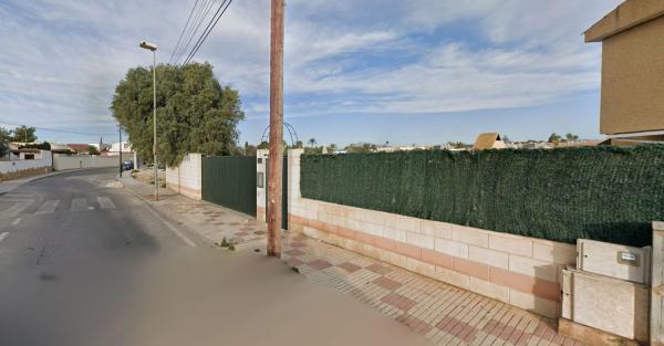 Chalet wolnostojący na sprzedaż w Casa o chalet en Calle de la Pinta, Playa Muchavista, El Campello, El Campello thumbnail 2
