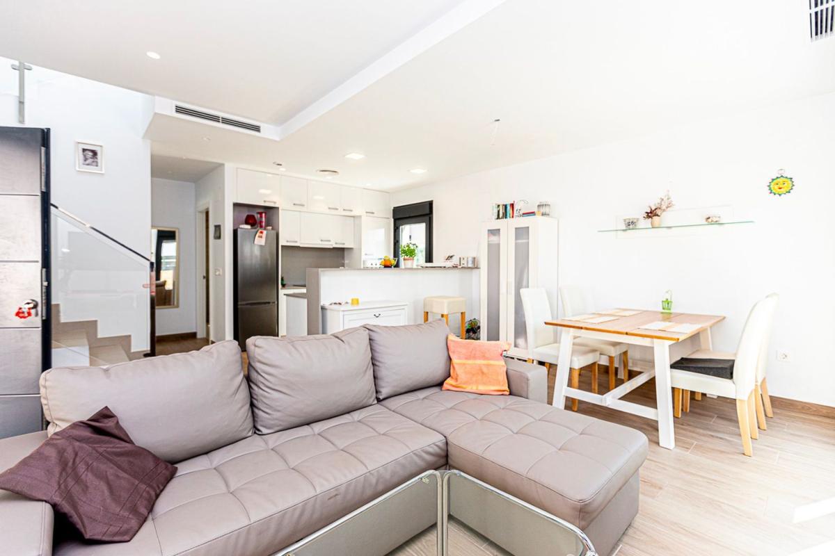 Properties for sale and rent in Spain photo 5