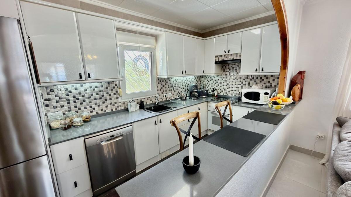Venta de chalet independiente en Casa o chalet en La Siesta - El Salado - Torreta, Torrevieja, Torrevieja
photo 4