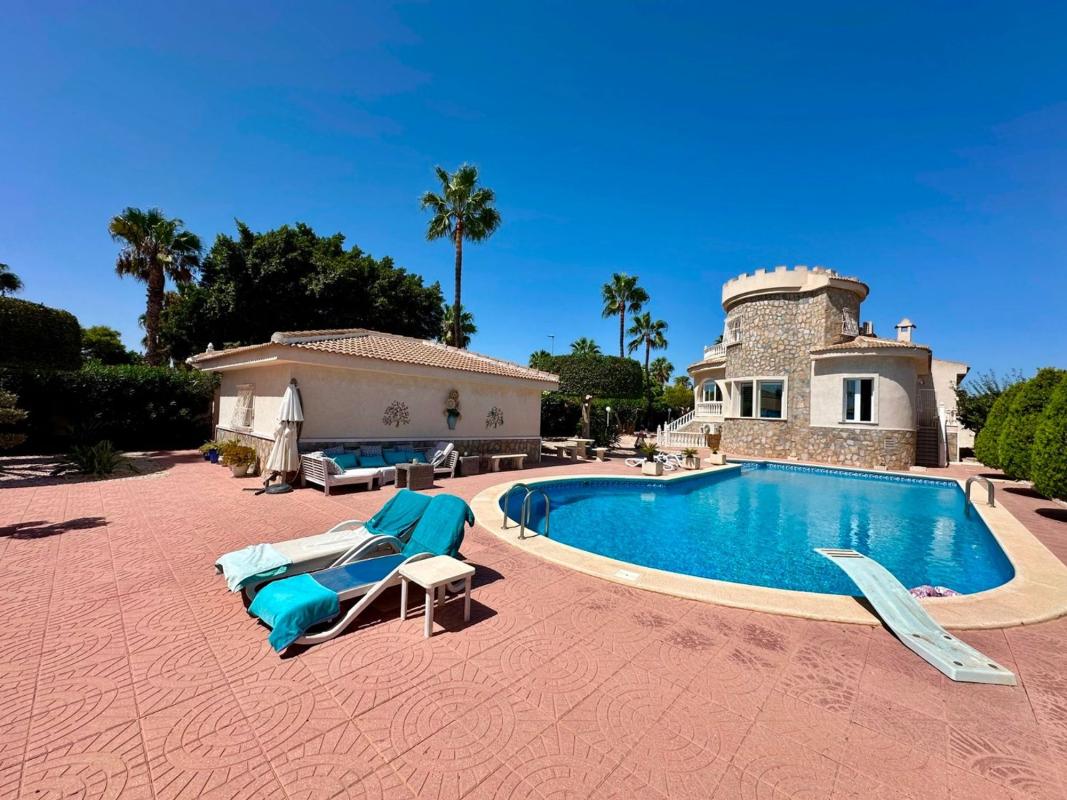 Properties for sale and rent in Spain photo 1