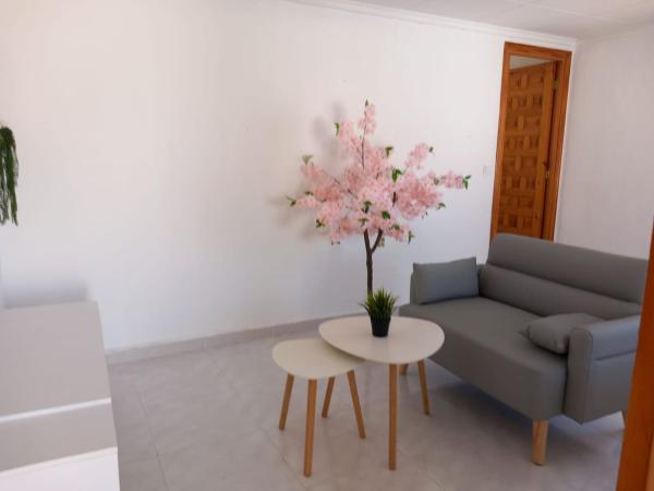 Chalet adosado en Avenida Deva, 81, La Siesta - El Salado - Torreta, Torrevieja photo 3