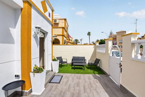 Chalet adosado en Calle Francisco Diez Martinez, 8, La Siesta - El Salado - Torreta, Torrevieja photo 4