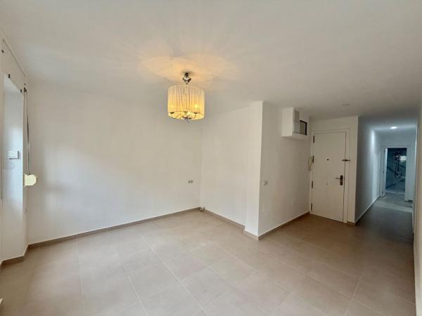 Piso en venta en  Piso en Benalúa, Alicante / Alacant, Alicante / Alacant photo 3