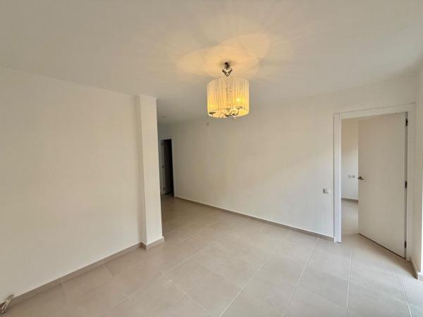 Piso en venta en  Piso en Benalúa, Alicante / Alacant, Alicante / Alacant photo 4