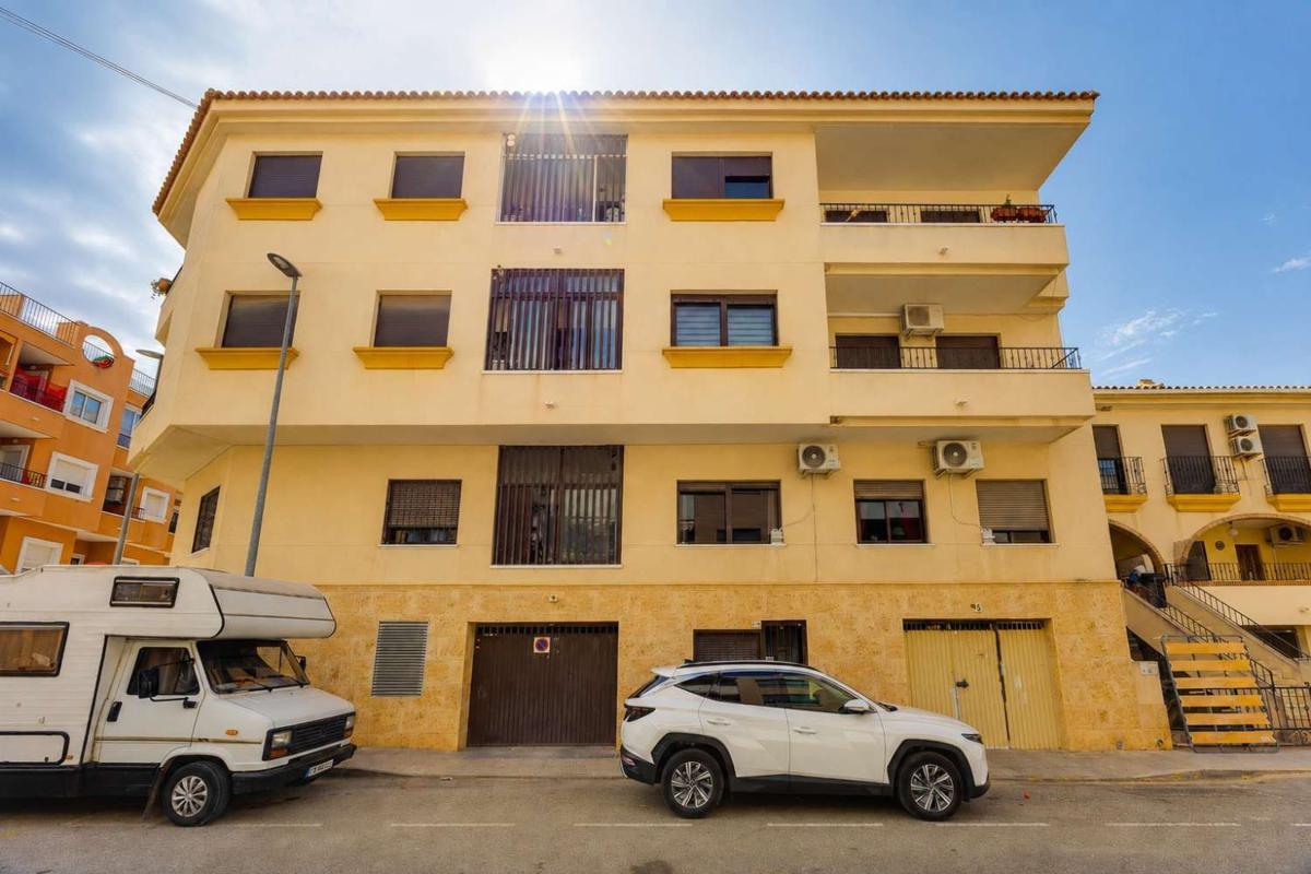 Продажа квартиры на Piso en Calle el Calvario, Centro, San Miguel de Salinas, Сан-Мигель-де-Салинас
photo 1