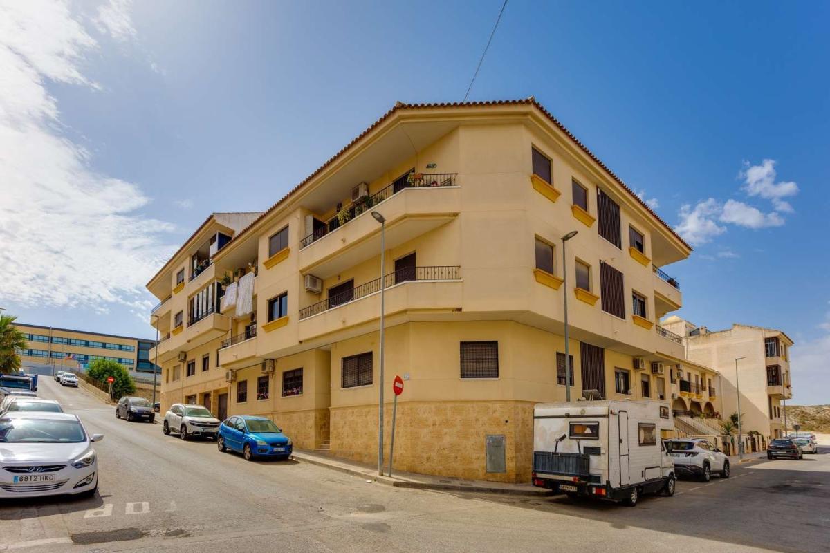 Продажа квартиры на Piso en Calle el Calvario, Centro, San Miguel de Salinas, Сан-Мигель-де-Салинас
photo 2