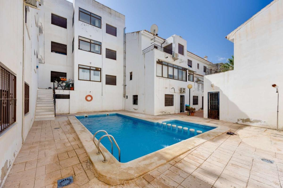 Продажа квартиры на Piso en Calle el Calvario, Centro, San Miguel de Salinas, Сан-Мигель-де-Салинас
photo 3