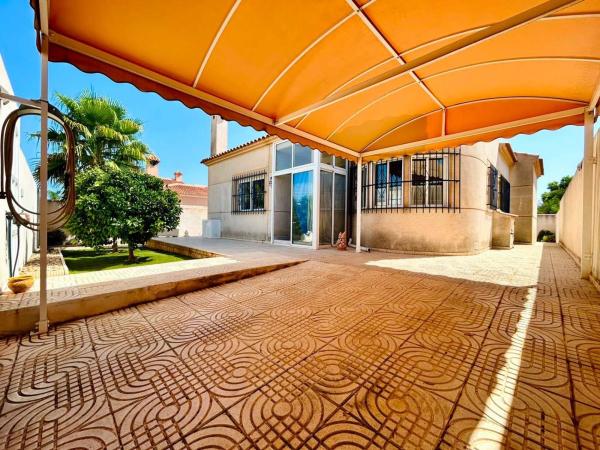 Casa o chalet independiente en Calle Carreño, La Siesta - El Salado - Torreta, Torrevieja photo 1