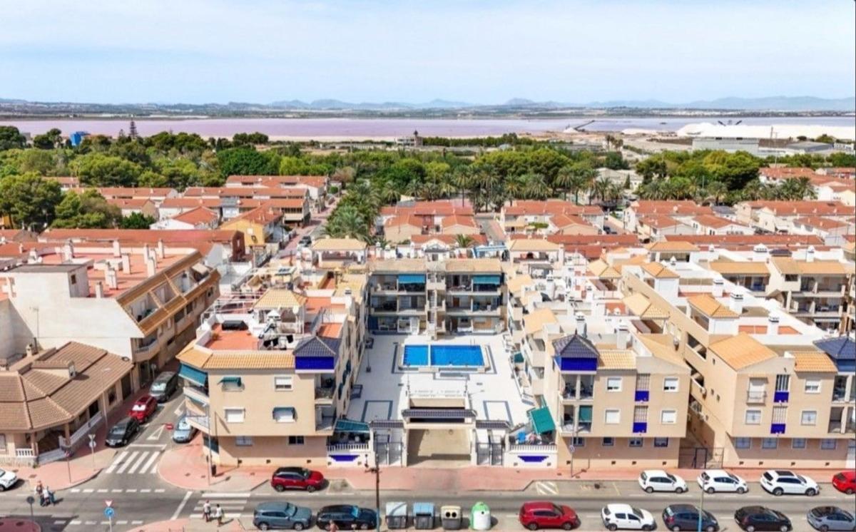 Продажа квартиры на Piso en Calle José Hódar, Playa de los Náufragos, Torrevieja, Торревьеха
photo 1