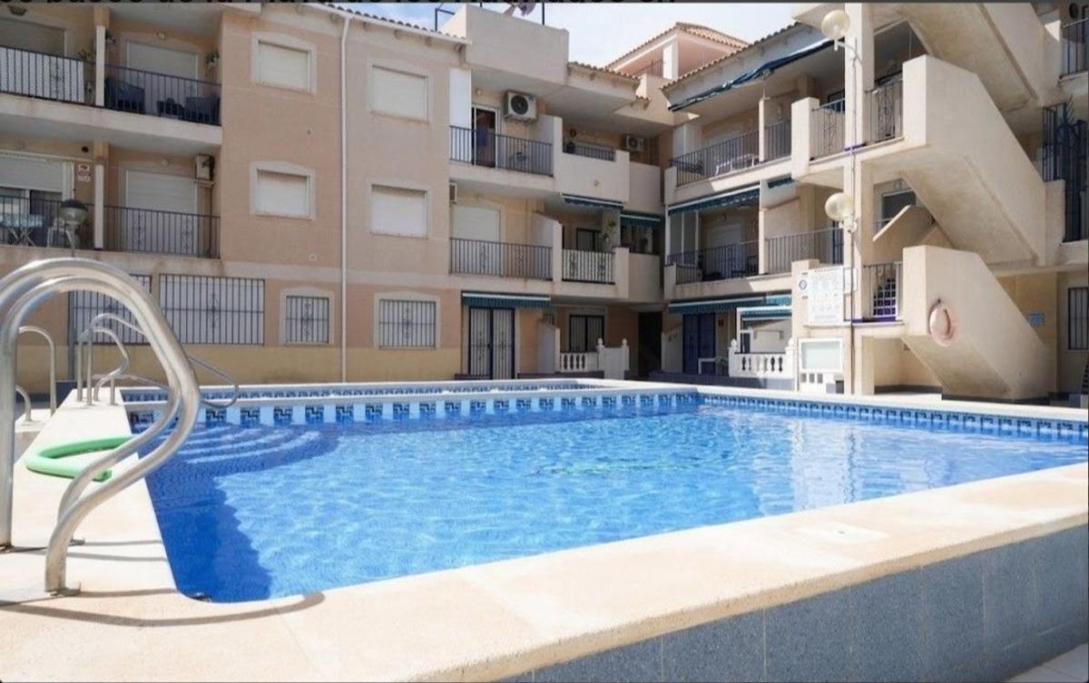 Продажа квартиры на Piso en Calle José Hódar, Playa de los Náufragos, Torrevieja, Торревьеха
photo 2
