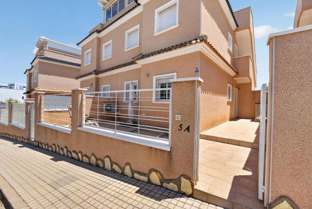 Sprzedaż mieszkania w Piso en Los Balcones - Los Altos del Edén, Torrevieja, Torrevieja
 photo 2