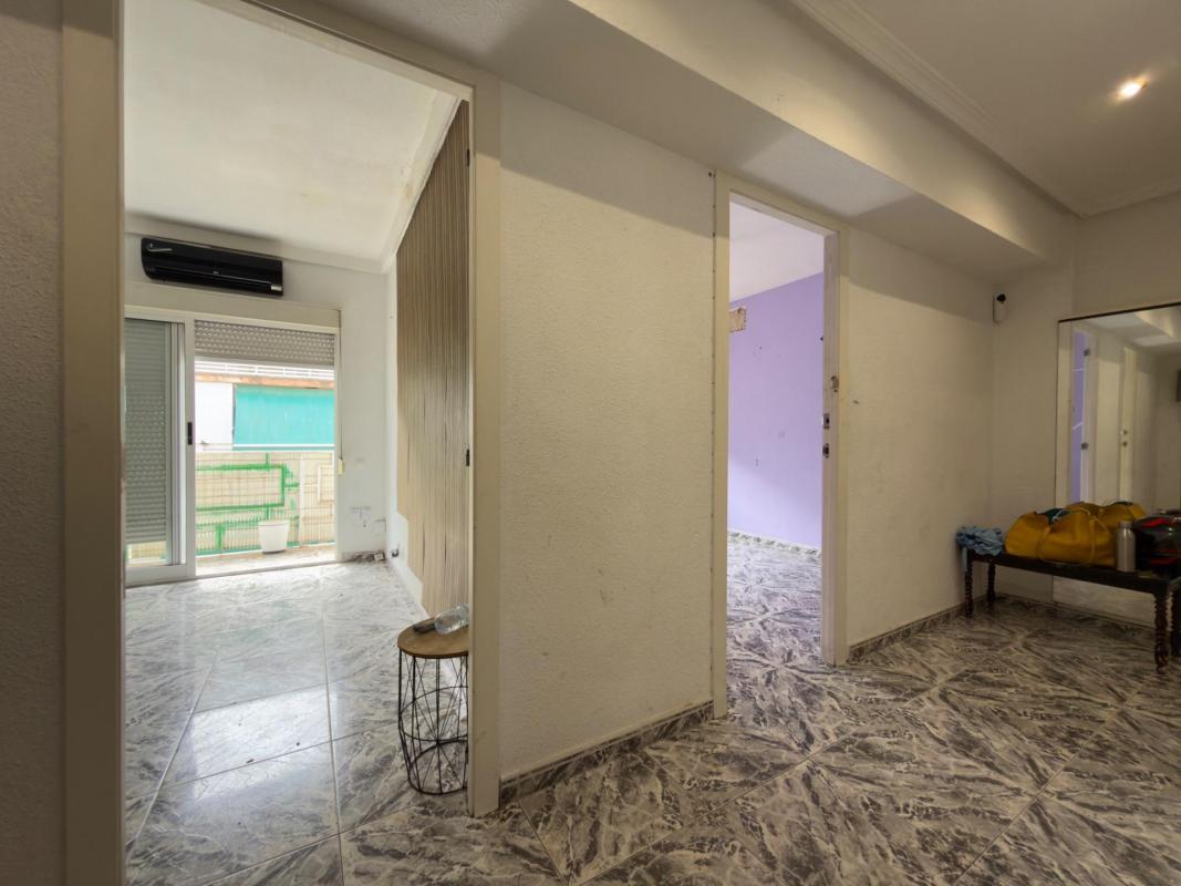 Gran oportunidad piso con 4 dormitorios y 2 baños cerca de Museo Marq en Alicante en venta, Alicante
photo 3