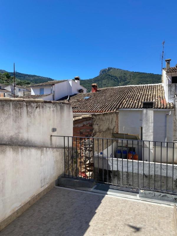 Propiedades en venta y alquiler en España photo 1