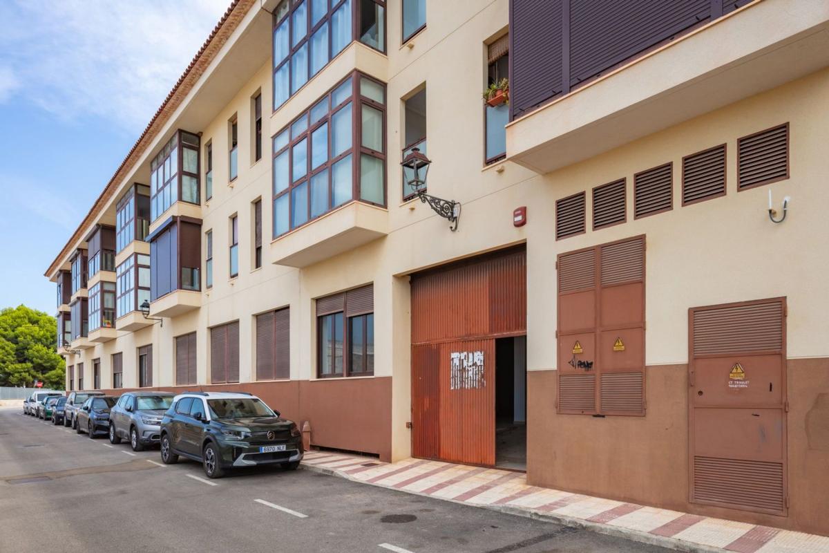 Properties for sale and rent in Spain photo 2