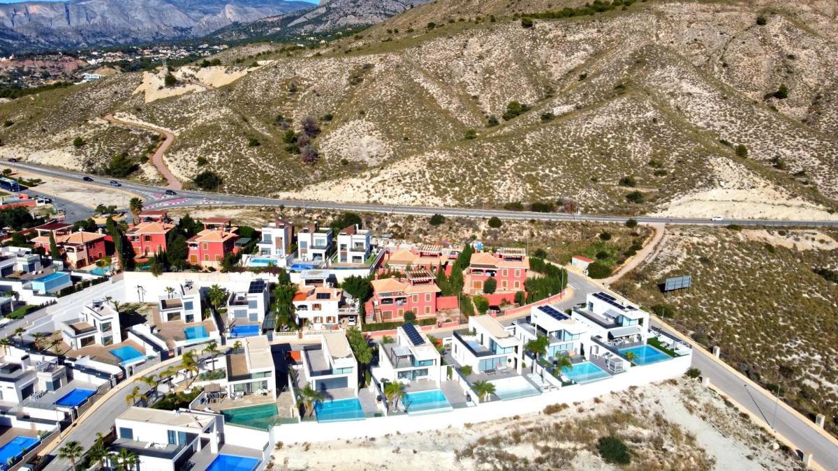 Propiedades en venta y alquiler en España photo 5