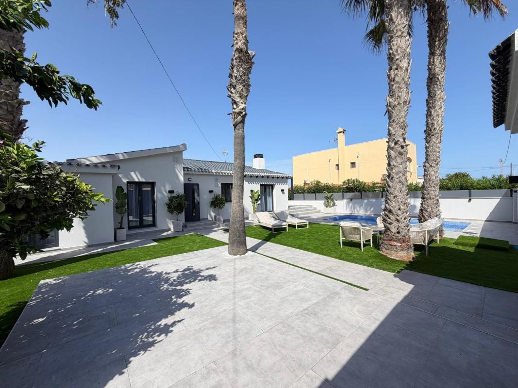 Properties for sale and rent in Spain photo 5