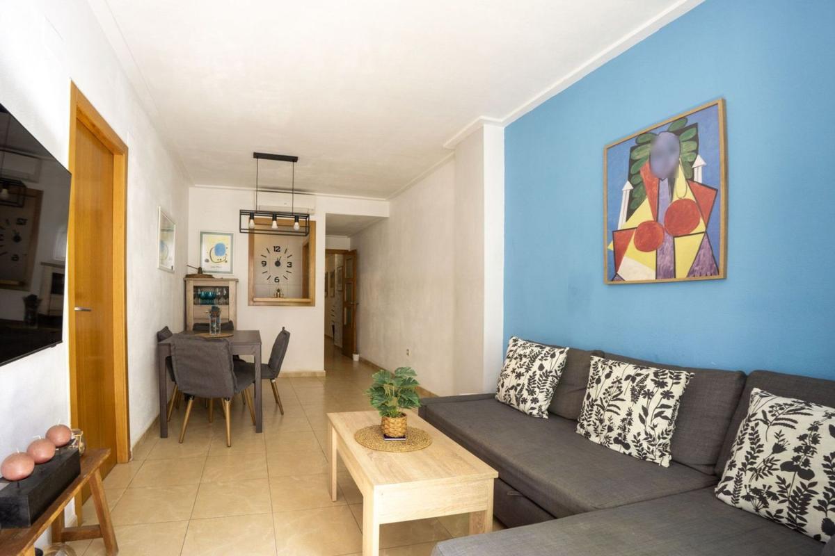 Sprzedaż mieszkania w Piso en Calle Campoamor, Puerto Deportivo, Torrevieja, Torrevieja
photo 1