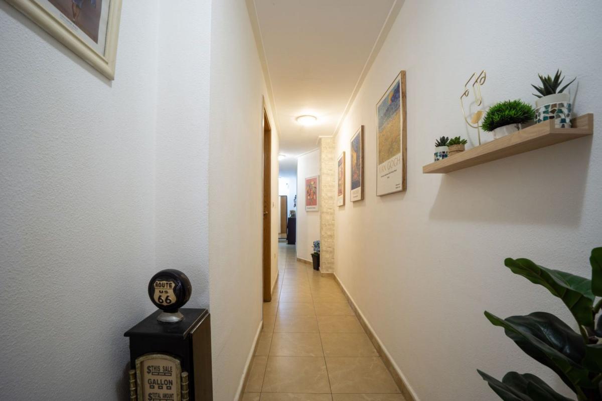 Sprzedaż mieszkania w Piso en Calle Campoamor, Puerto Deportivo, Torrevieja, Torrevieja
photo 3