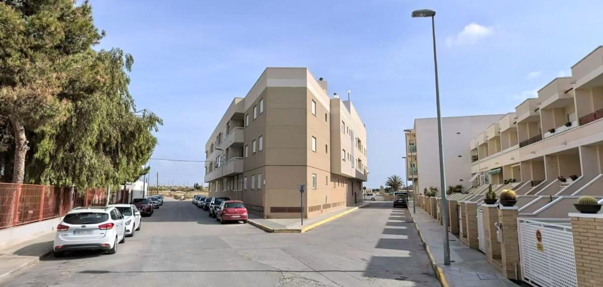 Sale of apartment in Piso en Calle las Salinas, Los Montesinos, Los Montesinos
photo 5