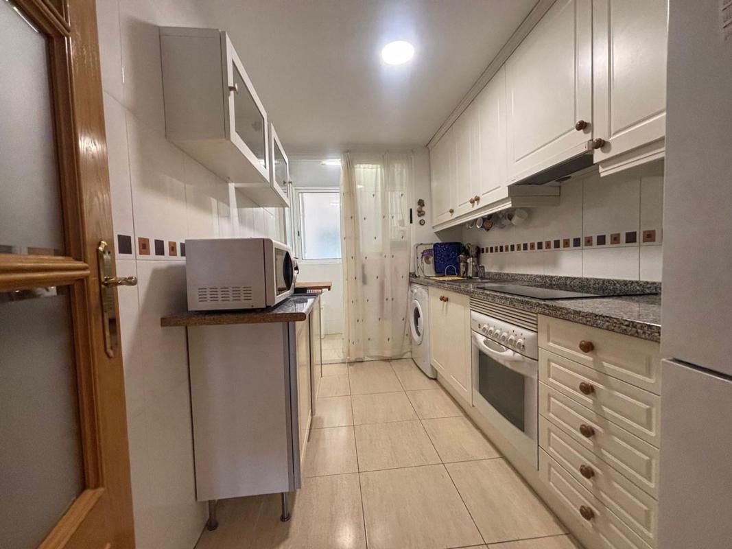 Venta de piso en Piso en Oviedo, 12, Playa de San Juan, Alicante / Alacant, Alicante / Alacant
 photo 5
