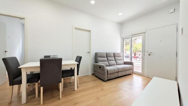 Venta de piso en Piso en Reina Victoria-Miguel Hernández, Elche / Elx, Elche / Elx
 photo 1