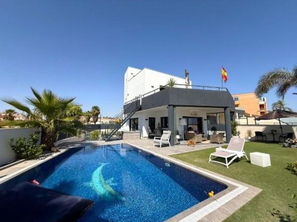 Casa o chalet independiente en Avenida Alfredo Nobel, 133, Zona los Frutales, Torrevieja photo 1