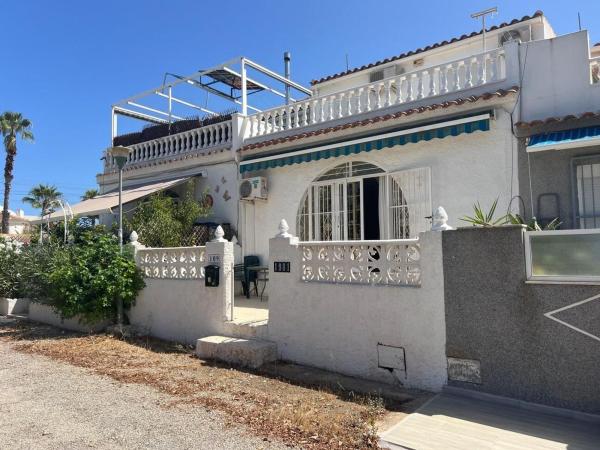 Chalet independiente en venta en Casa o chalet en La Siesta - El Salado - Torreta, Torrevieja, Torrevieja
photo 1