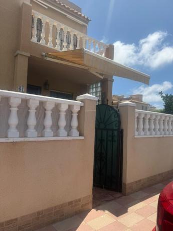 Chalet adosado en Avenida Torreblanca, 24, Torreblanca, Torrevieja photo 1