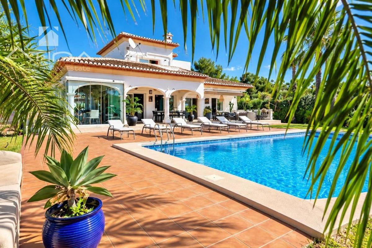 Properties for sale and rent in Spain photo 1