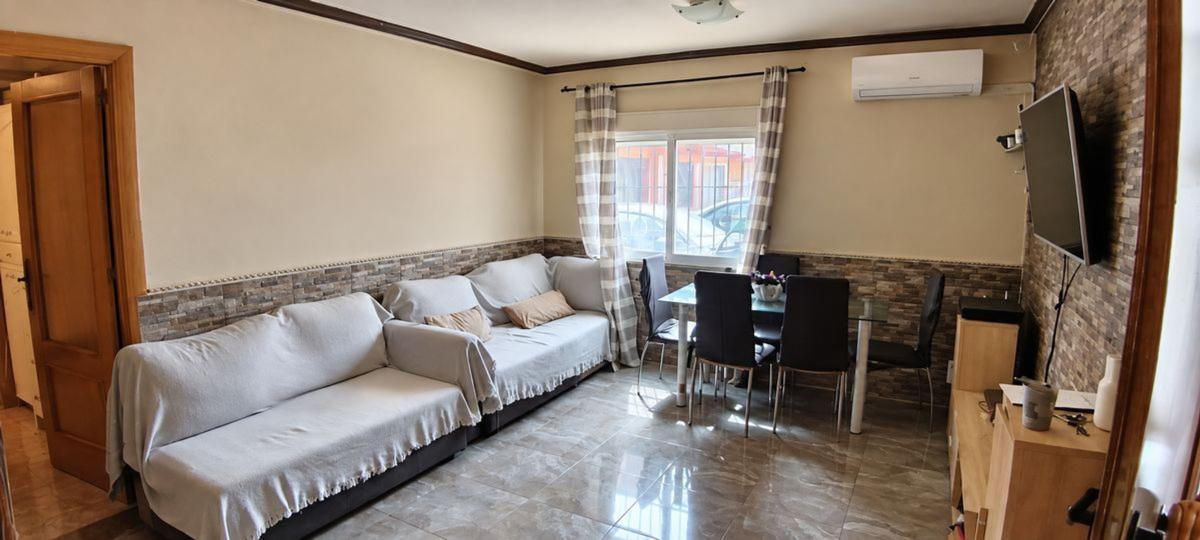 Sale of apartment in Piso en Calle de Gata de Gorgos, Tómbola - Rabasa, Alicante / Alacant, Alicante
photo 1