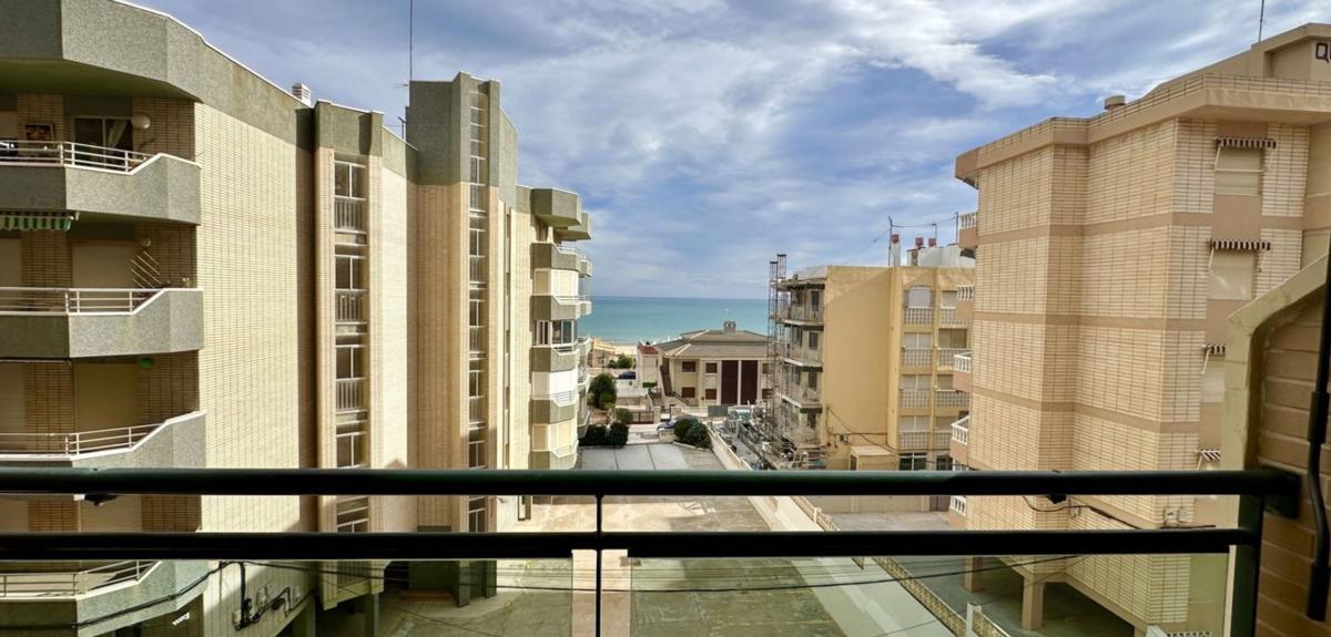 Sprzedaż mieszkania w Piso en Calle Puerto Rico, Guardamar Playa, Guardamar del Segura, Guardamar del Segura
photo 1