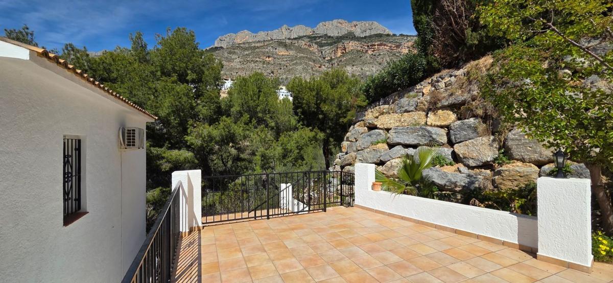 Properties for sale and rent in Spain photo 4