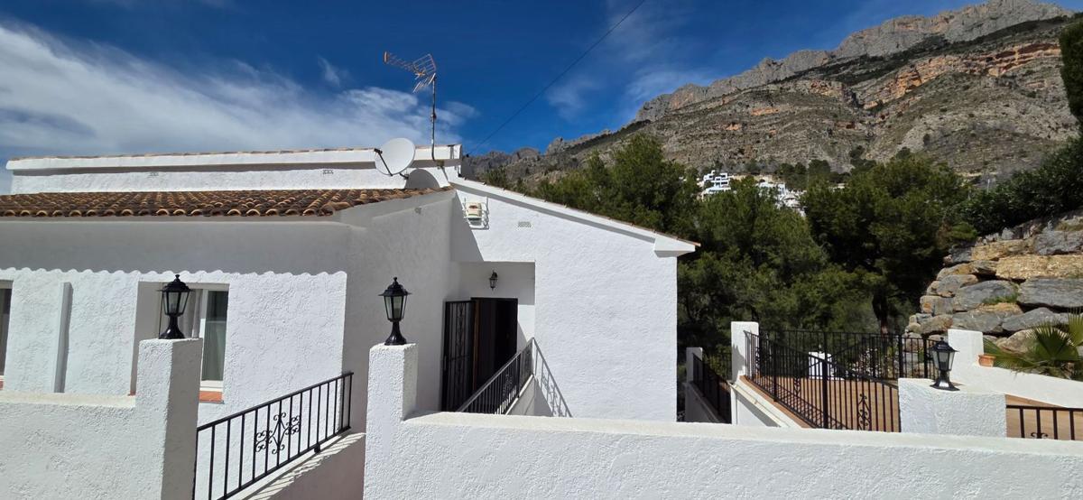 Properties for sale and rent in Spain photo 5