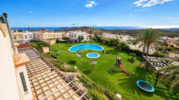 Chalet adosado en Balcón de Finestrat-Terra Marina, Finestrat thumbnail 2