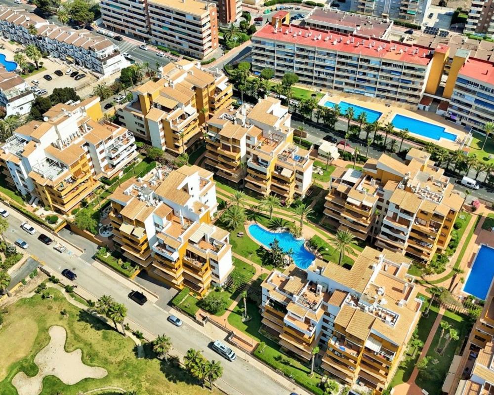 Venta de piso en Piso en Avenida de las Olas, Punta Prima, Torrevieja, Torrevieja
photo 5