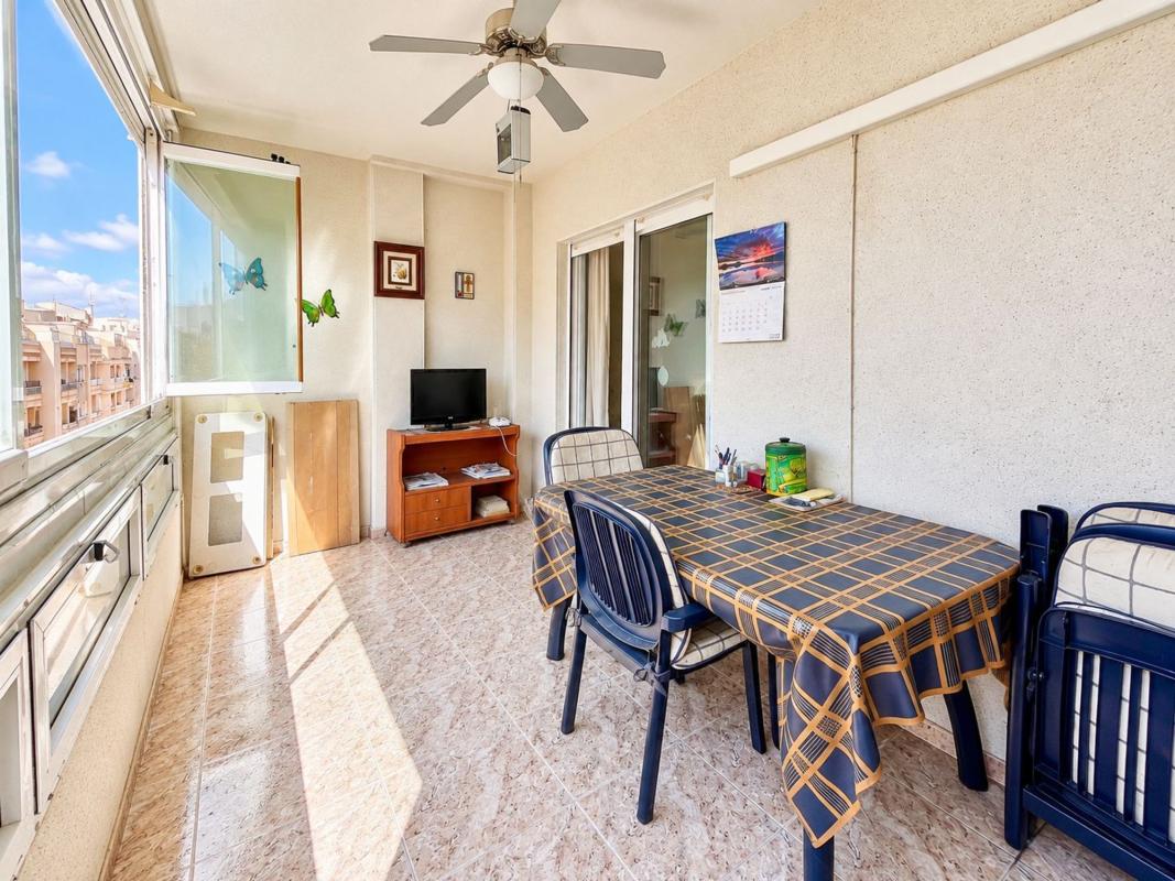 Venta de piso en Piso en Maria Gil Vallejos, Avenida Habaneras - Curva de Palangre, Torrevieja, Torrevieja
photo 2
