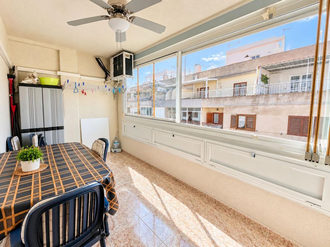 Venta de piso en Piso en Maria Gil Vallejos, Avenida Habaneras - Curva de Palangre, Torrevieja, Torrevieja
photo 3