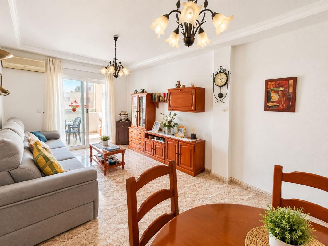 Venta de piso en Piso en Maria Gil Vallejos, Avenida Habaneras - Curva de Palangre, Torrevieja, Torrevieja
photo 5