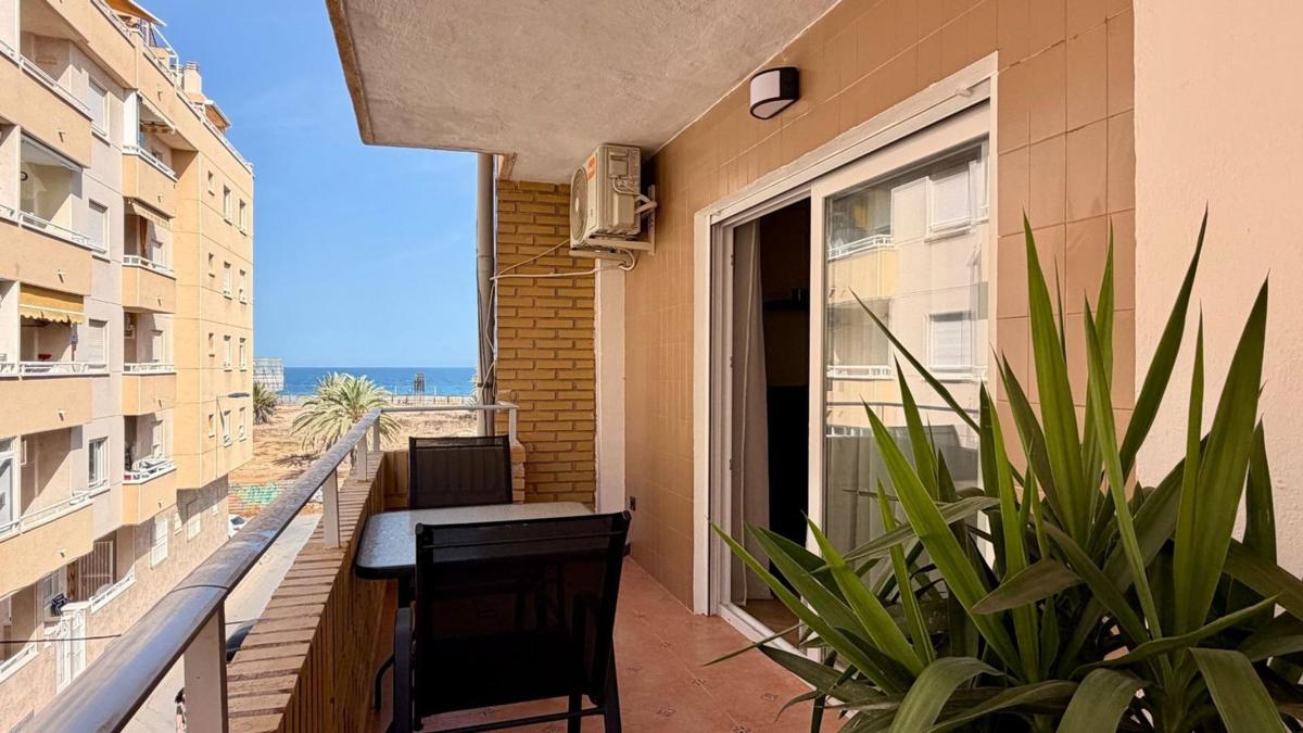 Продажа квартиры на Piso en Calle Ramón Gallud, Playa del Cura, Torrevieja, Торревьеха
photo 2