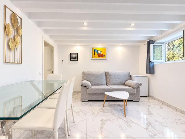 Venta de piso en Piso en Calle Maldonado, Casco Histórico-Santa Cruz, Alicante / Alacant, Alicante / Alacant
thumbnail 2