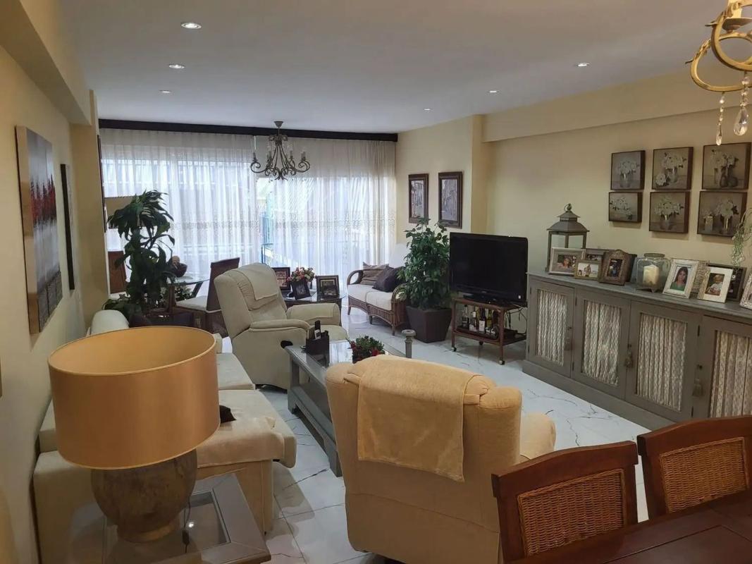 Venta de piso en Piso en Avenida de Ruzafa, Centro Urbano, Benidorm, Benidorm
photo 1