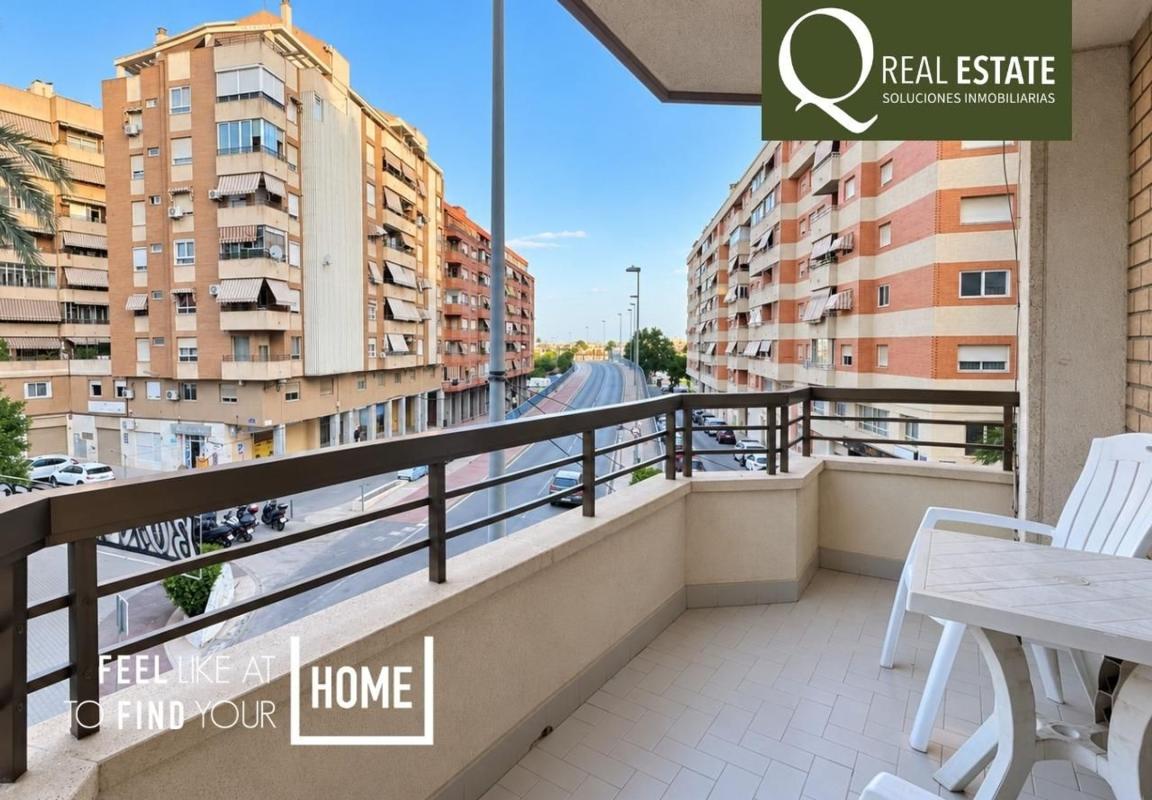 Продажа квартиры на Piso en Plaza de la Constitución, Centro, San Juan de Alicante, Сан-Хуан-де-Аликанте
photo 1