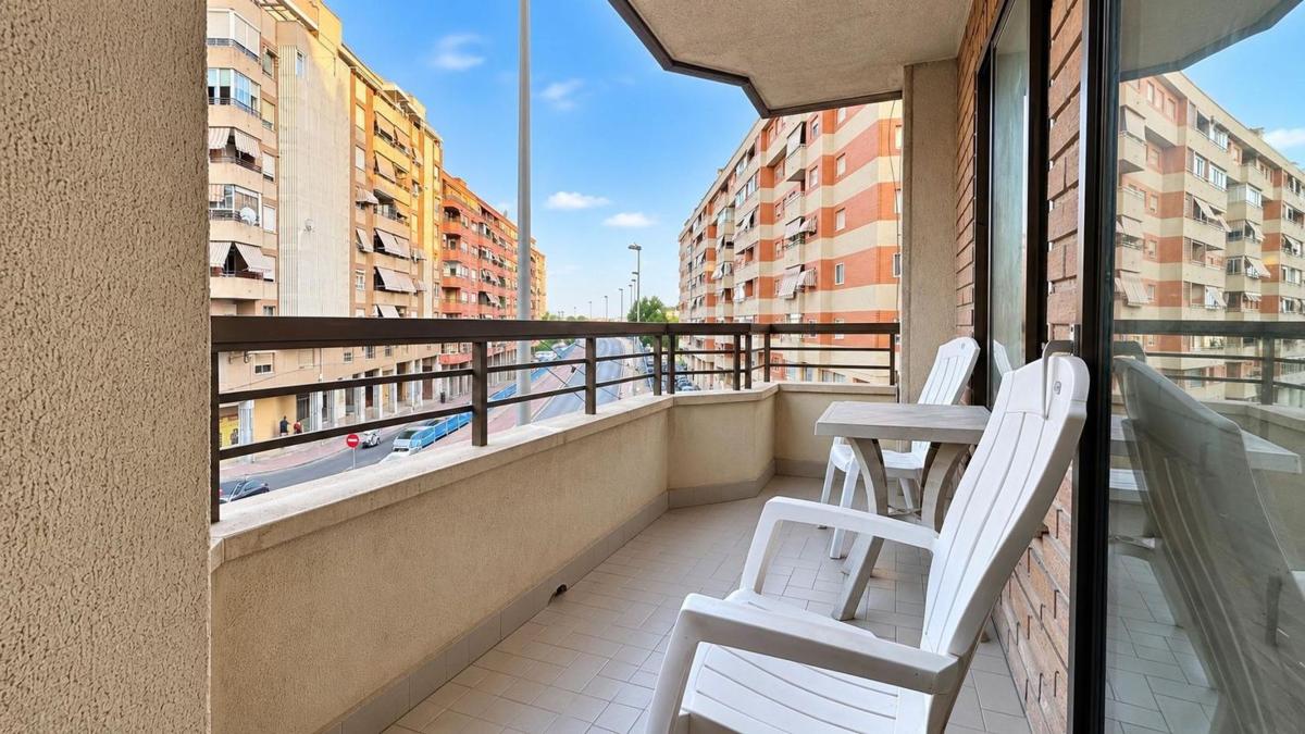 Продажа квартиры на Piso en Plaza de la Constitución, Centro, San Juan de Alicante, Сан-Хуан-де-Аликанте
photo 2