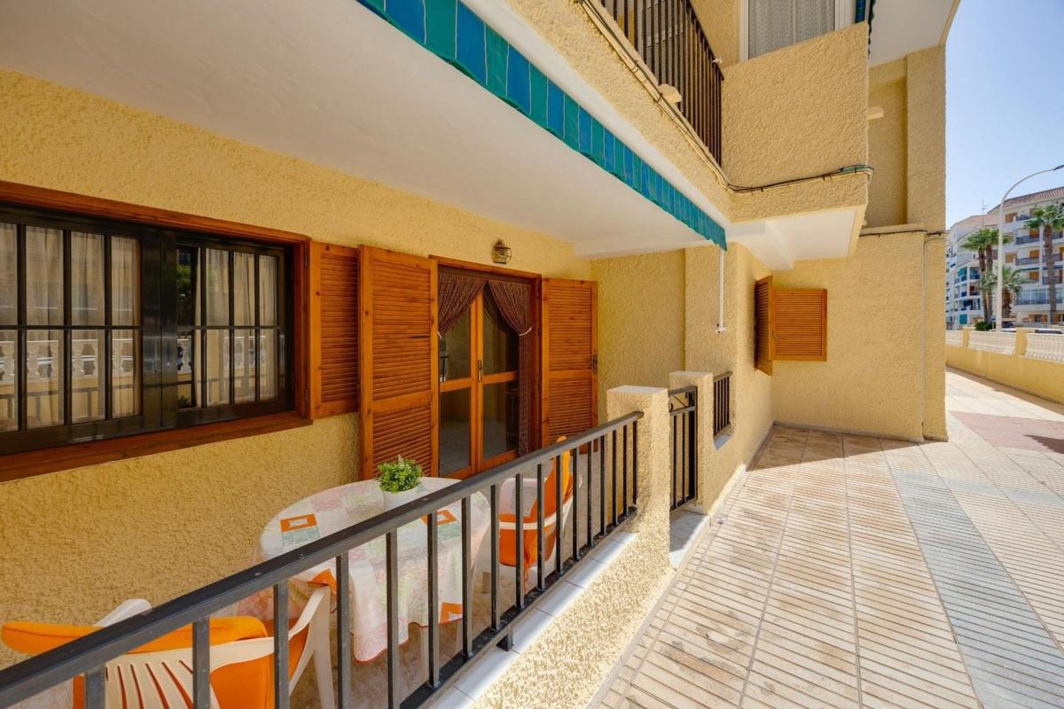 Venta de piso en Piso en Avenida Suiza, 55, Los Europeos, Torrevieja, Torrevieja
 photo 3