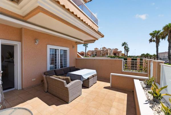 Sprzedaż mieszkania w Piso en Calle Ribeiro, Los Balcones - Los Altos del Edén, Torrevieja, Torrevieja
thumbnail 3